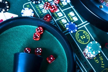 rpvip4 mobile app interface showing sportsbook and live-dealer options
